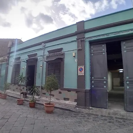 Porta Garibaldi 1 *